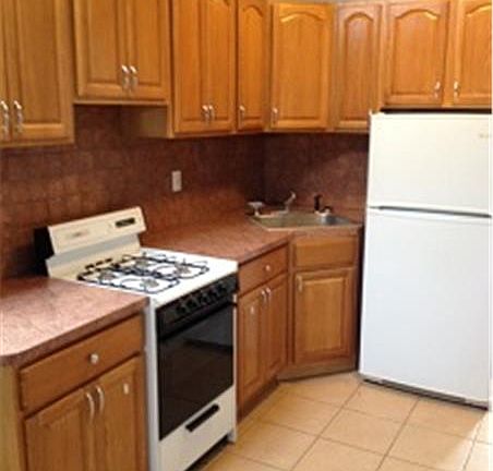 2nd image of 528 6th Ave APT 3R