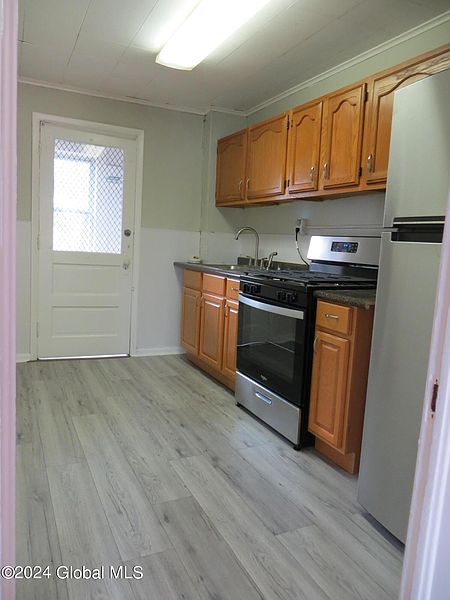 4th image of 40 Spring Street