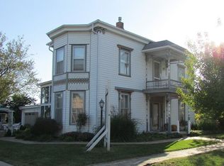 106 W Hicks St, Versailles, MO 65084