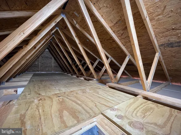 10309 Twin Leaf Dr, Bristow, VA 20136