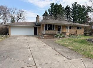 421 Nesbit Ln, Rochester Hills, MI