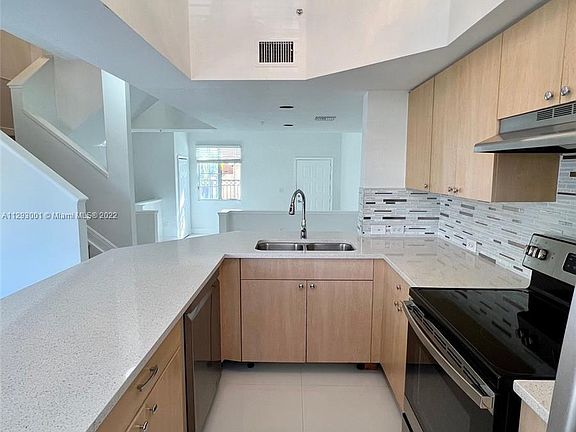3rd image of 2891 NE 185th St APT 1005
