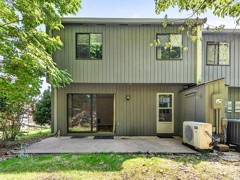 225 Harvest Dr — Photo 43