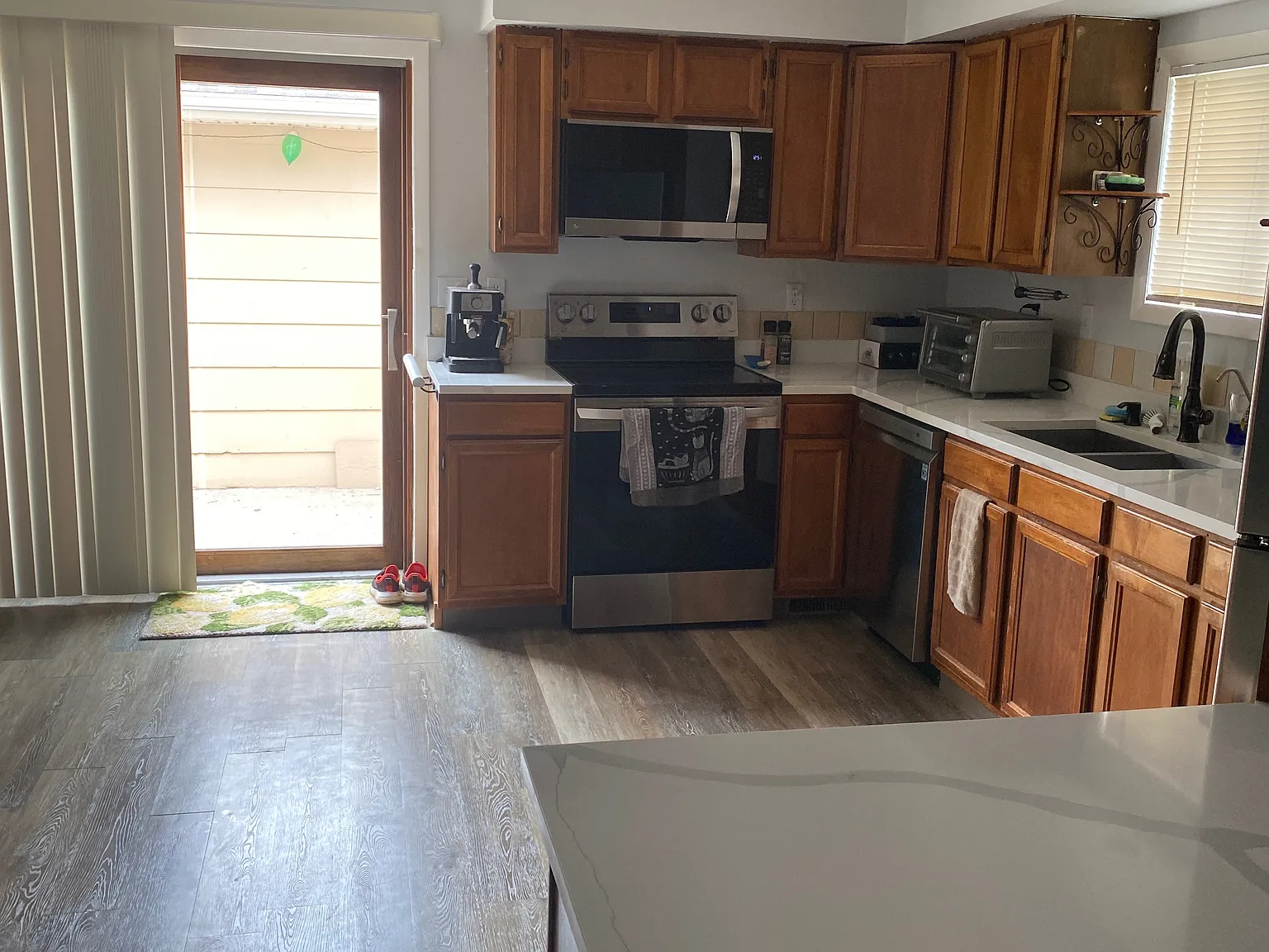 2 bed, 1100 sqft, $1,750 — Photo 3