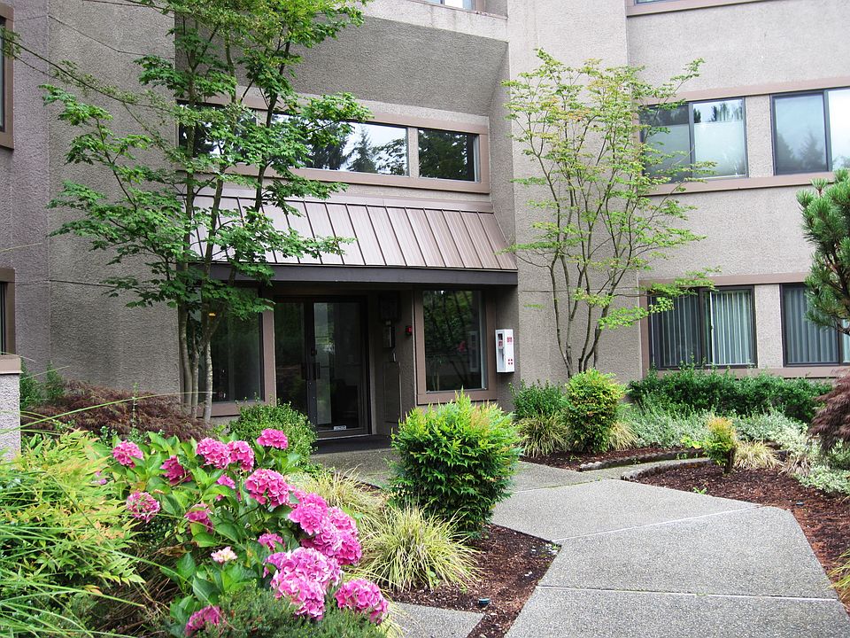 1st image of 11300 1st Ave NE APT 305