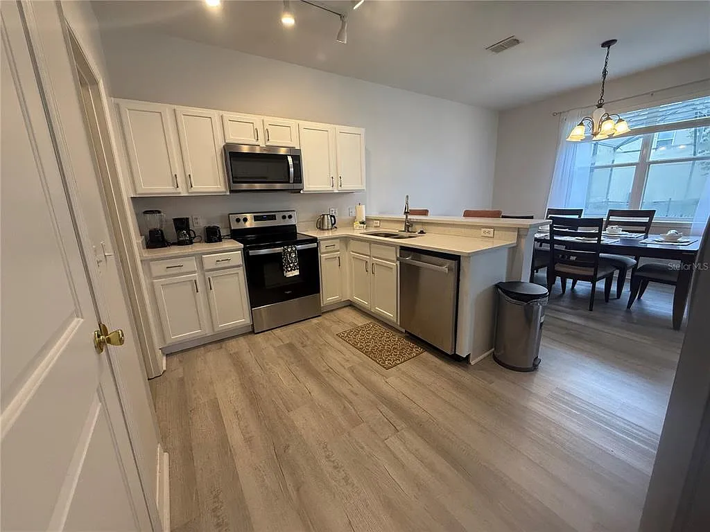 4 bed, 3.5 bath, 1768 sqft, $2,600 — Photo 4
