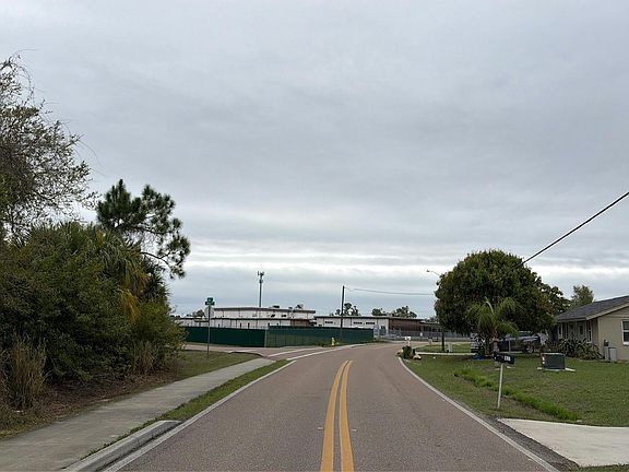 5th image of 1637 Alton Rd