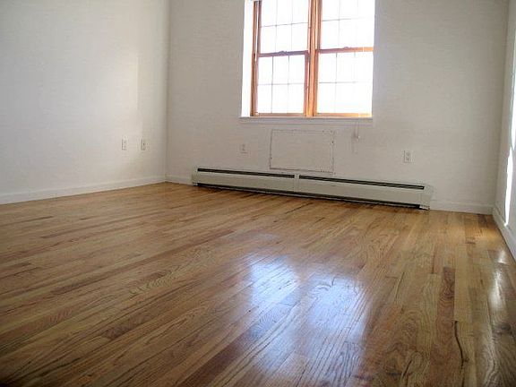 4th image of 2804 31st St APT 5A