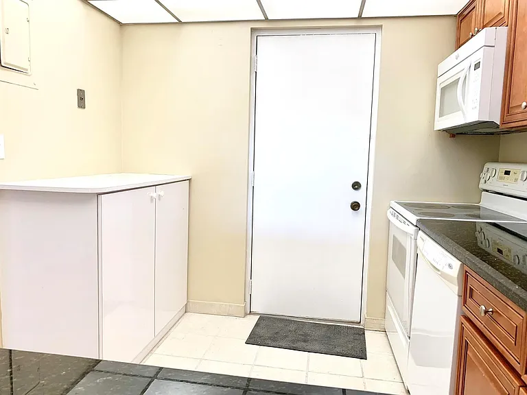 2312 S Cypress Bend Dr #209 — Photo 11