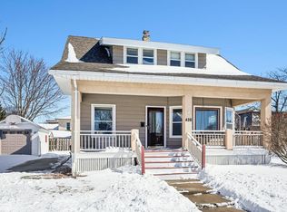 426 East Pleasant STREET, Oconomowoc, WI 53066