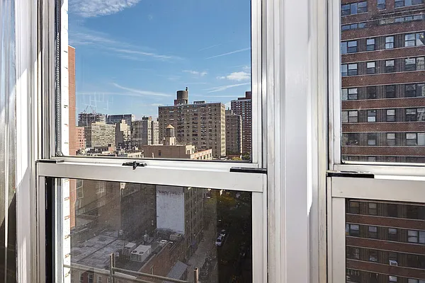 Sold by Nest Seekers International | media 10