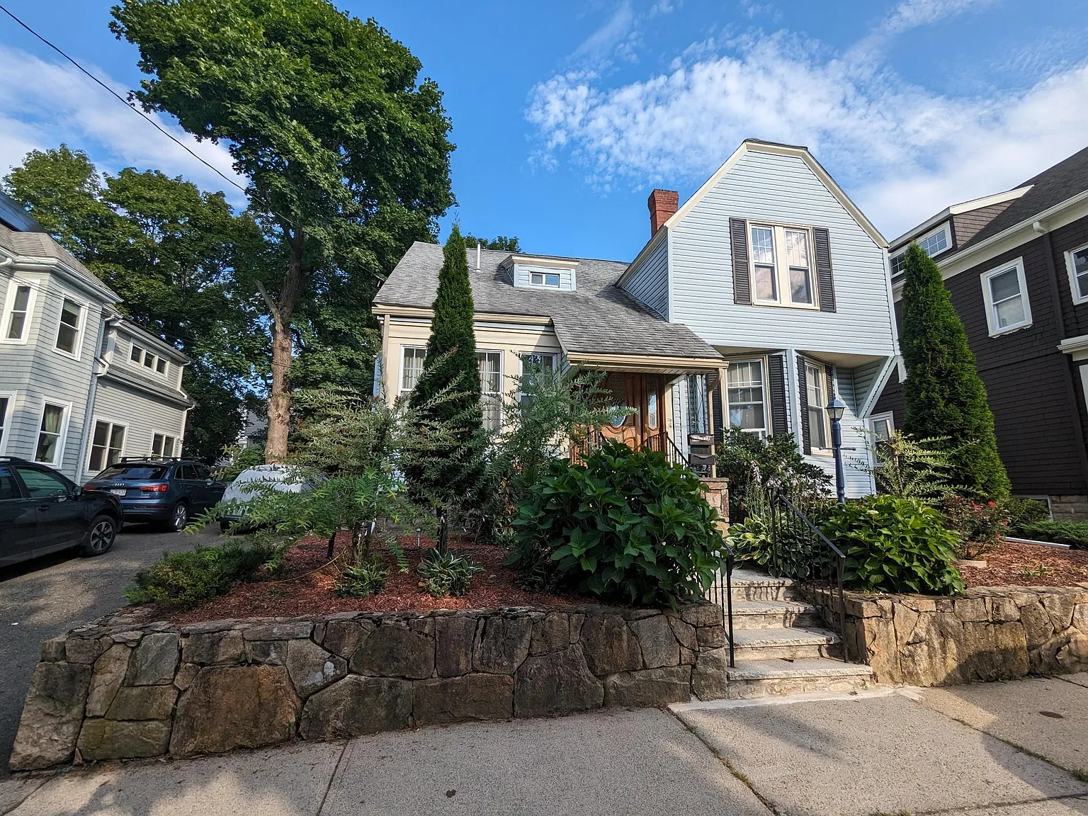 3 bed, 900 sqft, $3,000 — Photo 1