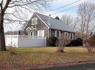 27 McElaney Dr, Niantic, CT 06357