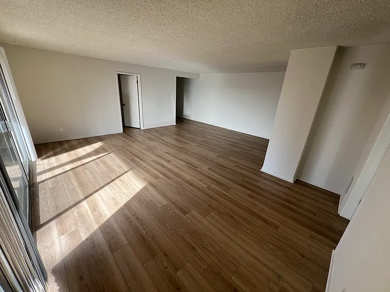 Casa Del Rey Apartments — Photo 11
