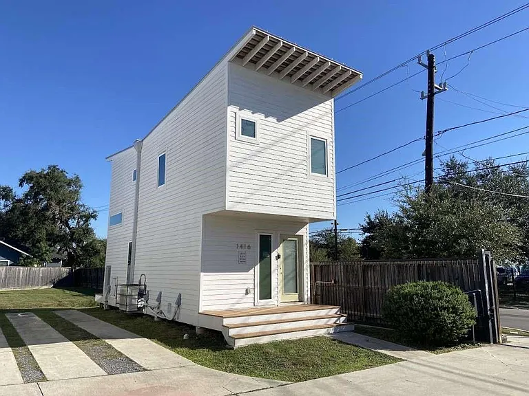 1416 Dumble St — Photo 1