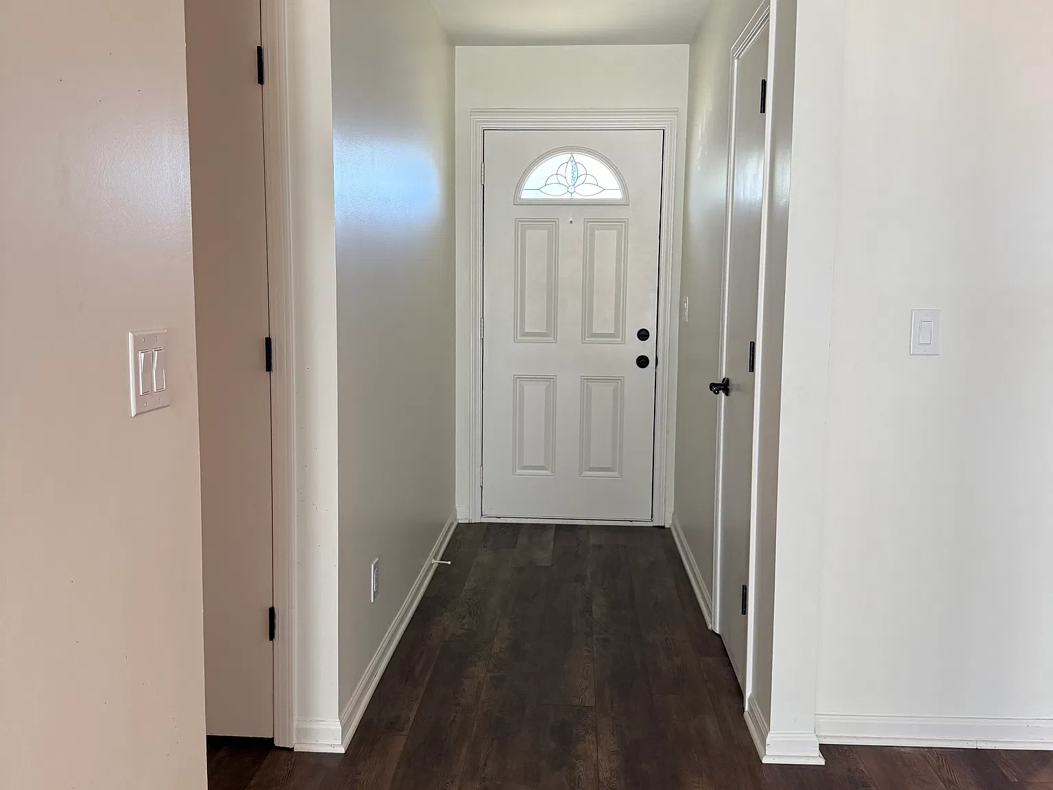 233 NE Bayview Dr — Photo 2