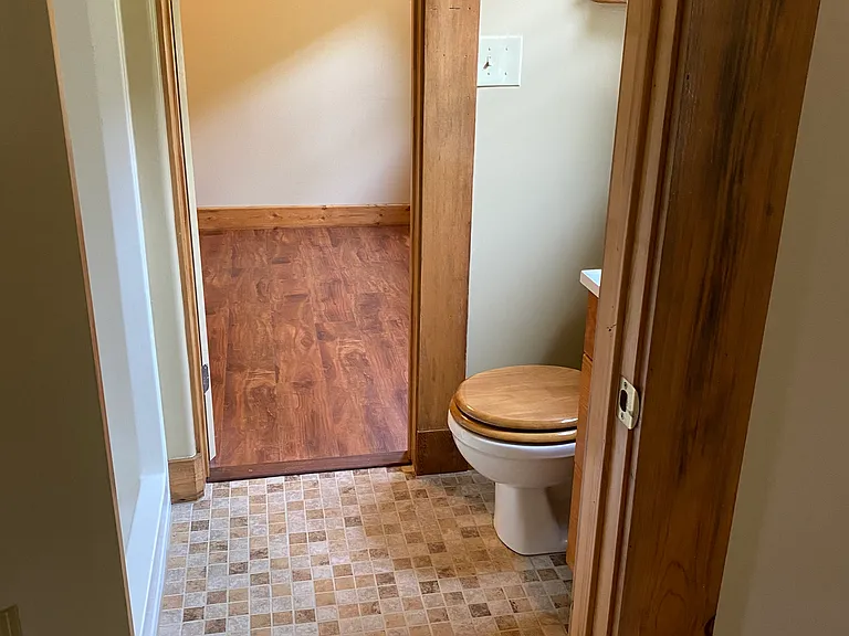 it's a pass through bathroom, small but functional, has a shower stall, no bathtub
