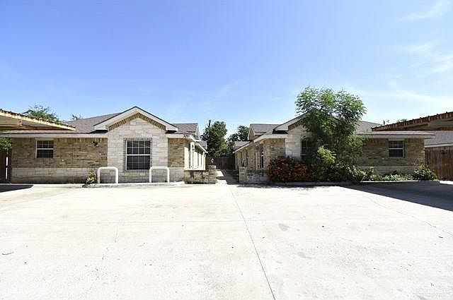 1st image of 320 W Albatross Ave