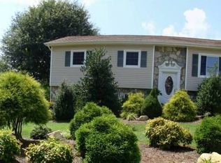 4501 Rock Barn Rd, Claremont, NC 28610