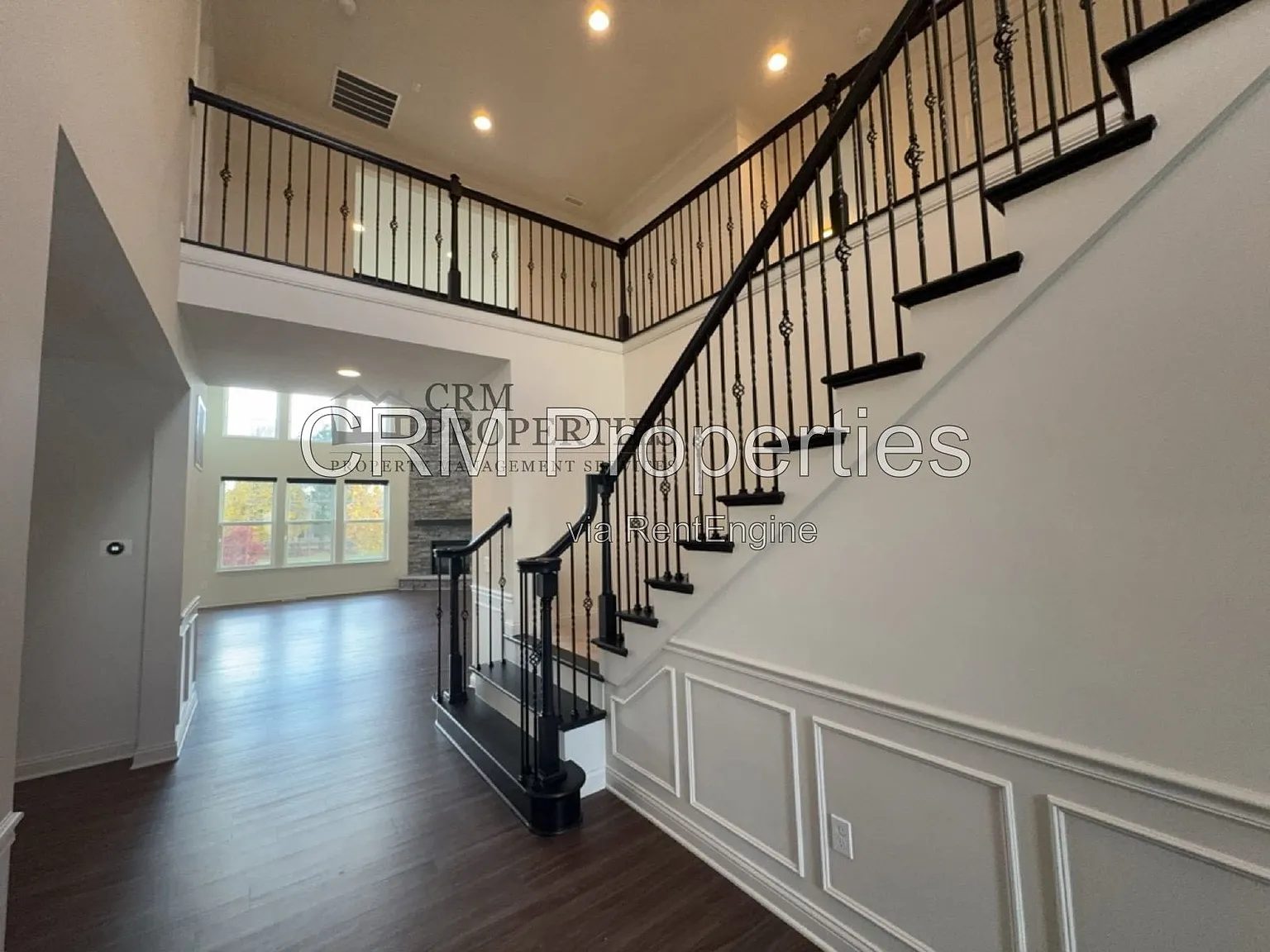 5 bed, 3.5 bath, 5630 sqft, $4,700 — Photo 4