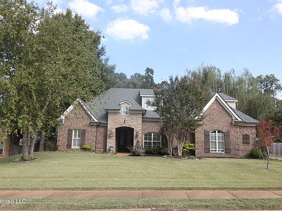 2nd image of 1344 Heritage Cir N