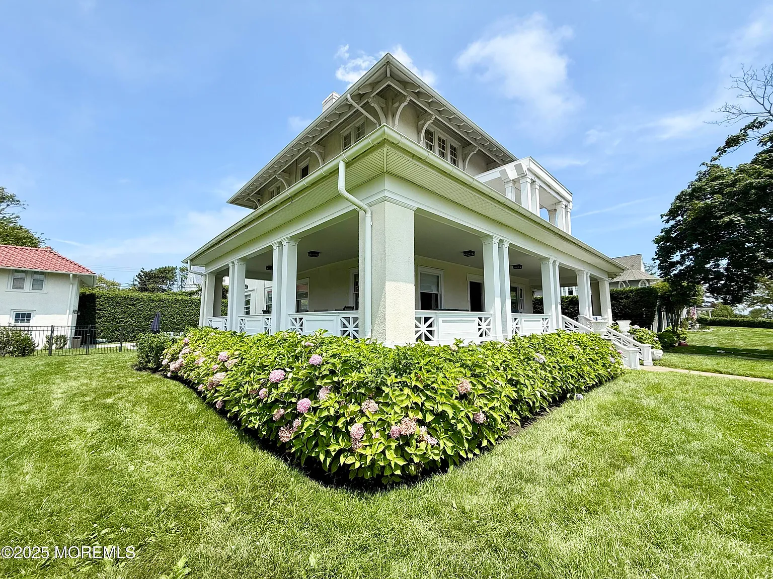 8 bed, 6.5 bath, 4687 sqft, $188,000 — Photo 2