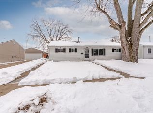 38 Lindway Dr, Fairborn, OH 45324