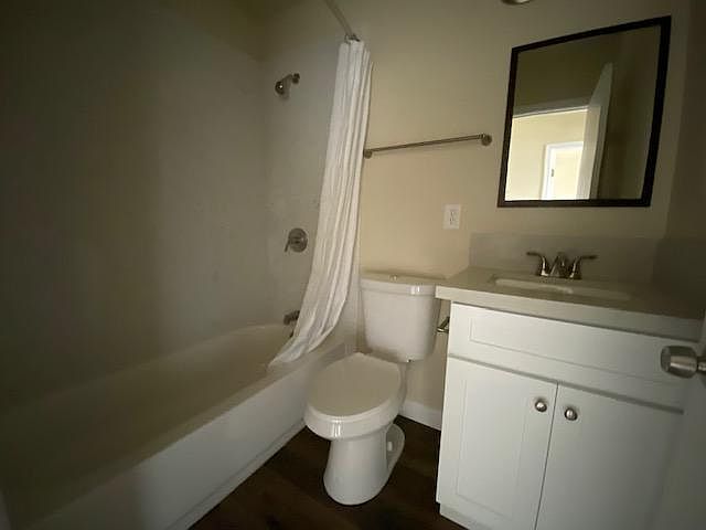 Upstairs full bathroom