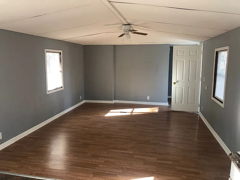 87 Thompson Rd — Photo 2