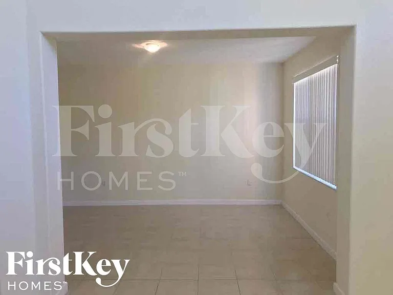 11912 SW 126th Ln — Photo 3