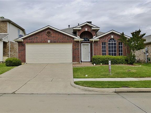 2nd image of 208 Admiral Dr