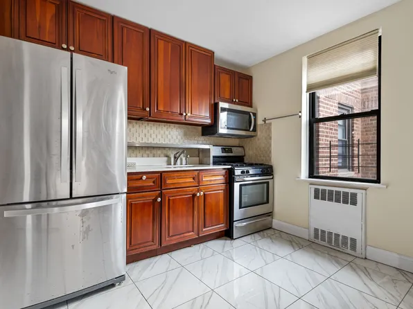 1119 Ocean Parkway image 3 of 5