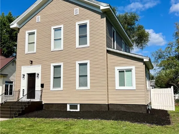 404 N 21st St, Mattoon, IL 61938