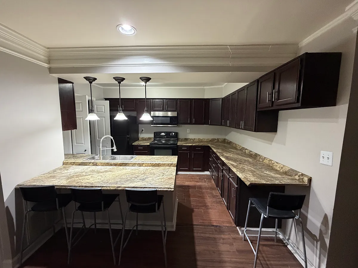 Building Photo - 814 Beech Dr #1