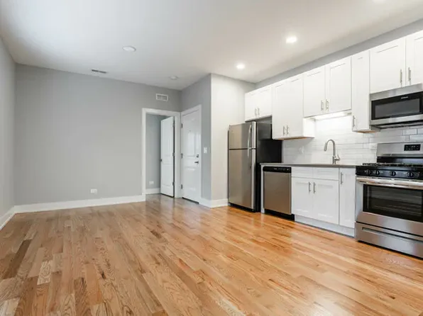 (undisclosed Address), Chicago, IL 60614