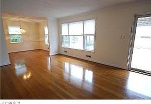 3rd image of 1802 Briardale Ln