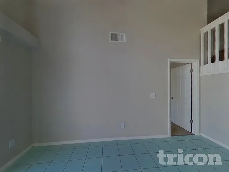 3257 Brewster Dr — Photo 3