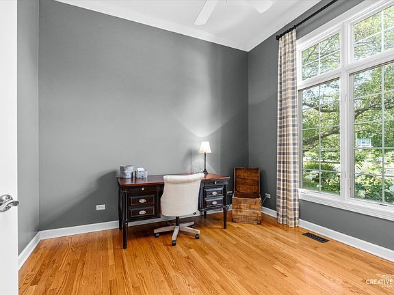 5th image of 338 Emily Ct