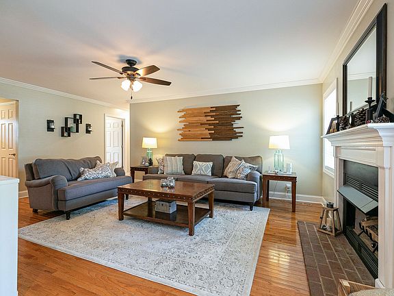 5th image of 2821 Biggers Dr