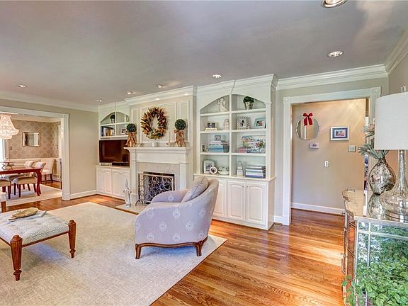 3rd image of 817 Westham Pkwy