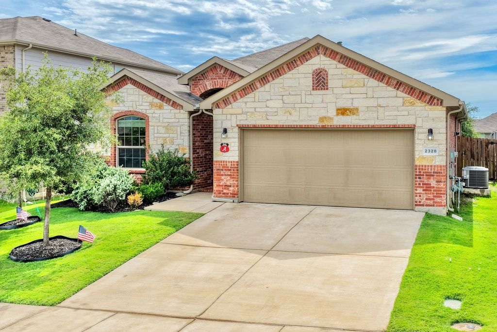 2328 Briscoe Ranch Dr, Weatherford, TX - View 2