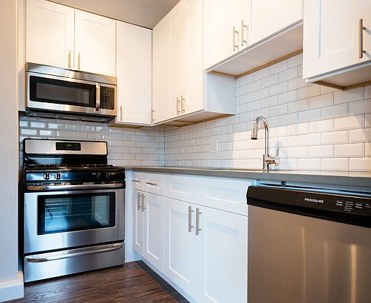 5th image of 1401 E Hyde Park Blvd #1401-204
