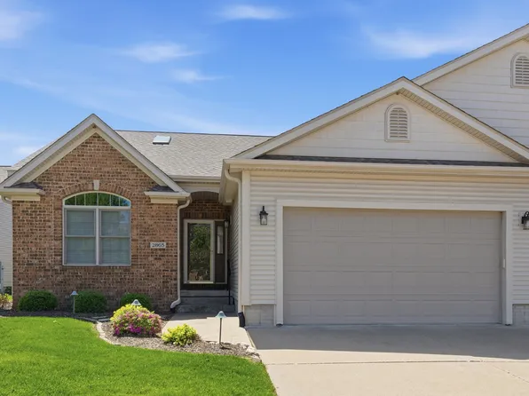 2865 Villa Ct, Bettendorf, IA 52722