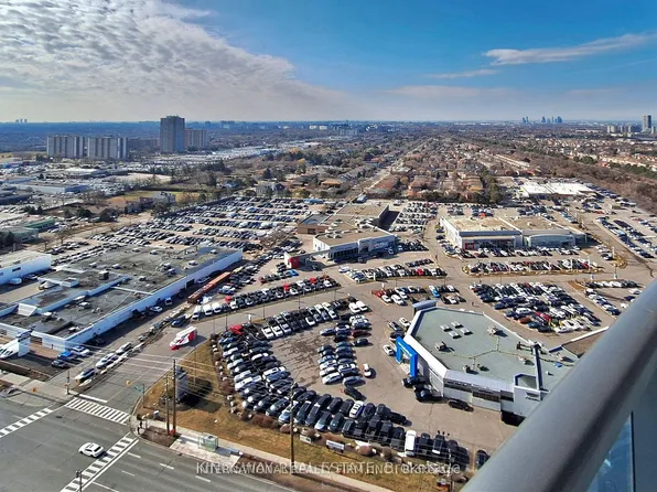 7171 Yonge St, Markham, ON