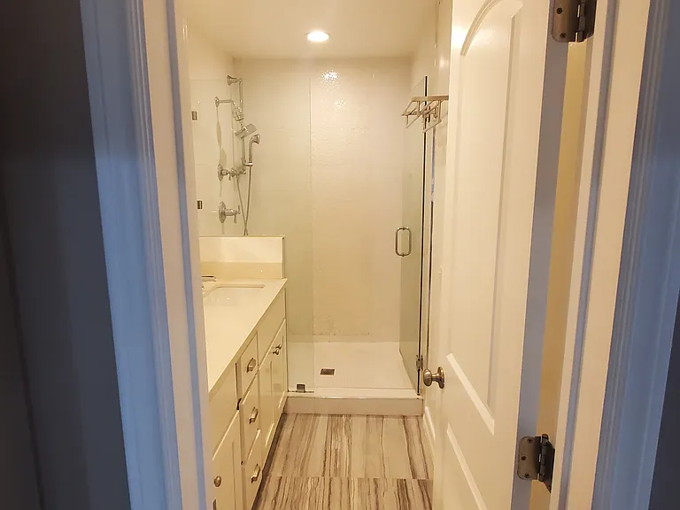 1300 Midvale Ave #309 — Photo 9