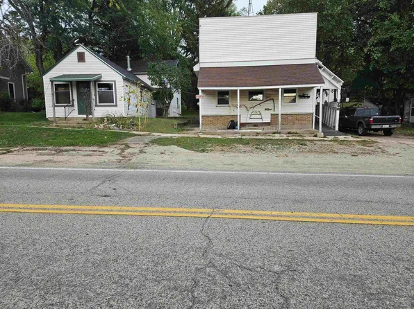 N1684 Madison St, Manchester, WI 53946