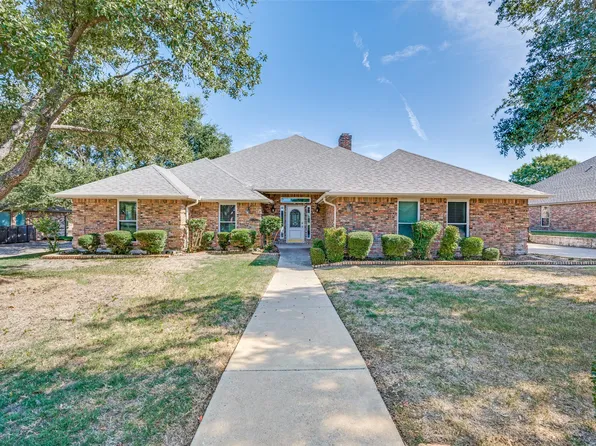 3905 Snow Creek Dr, Fort Worth, TX 76126