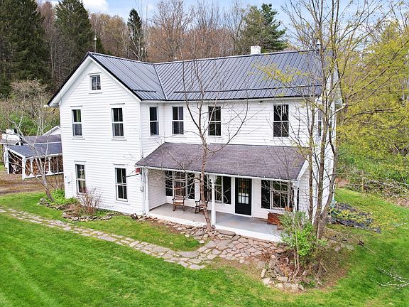 3rd image of 301 Stone Hill Rd