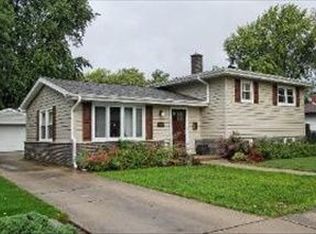 1318 Phoenix Dr, Des Plaines, IL 60018