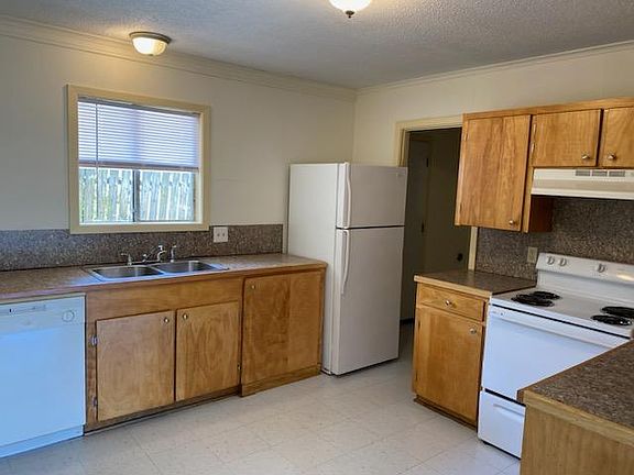 3rd image of 141 Starlin Dr #114